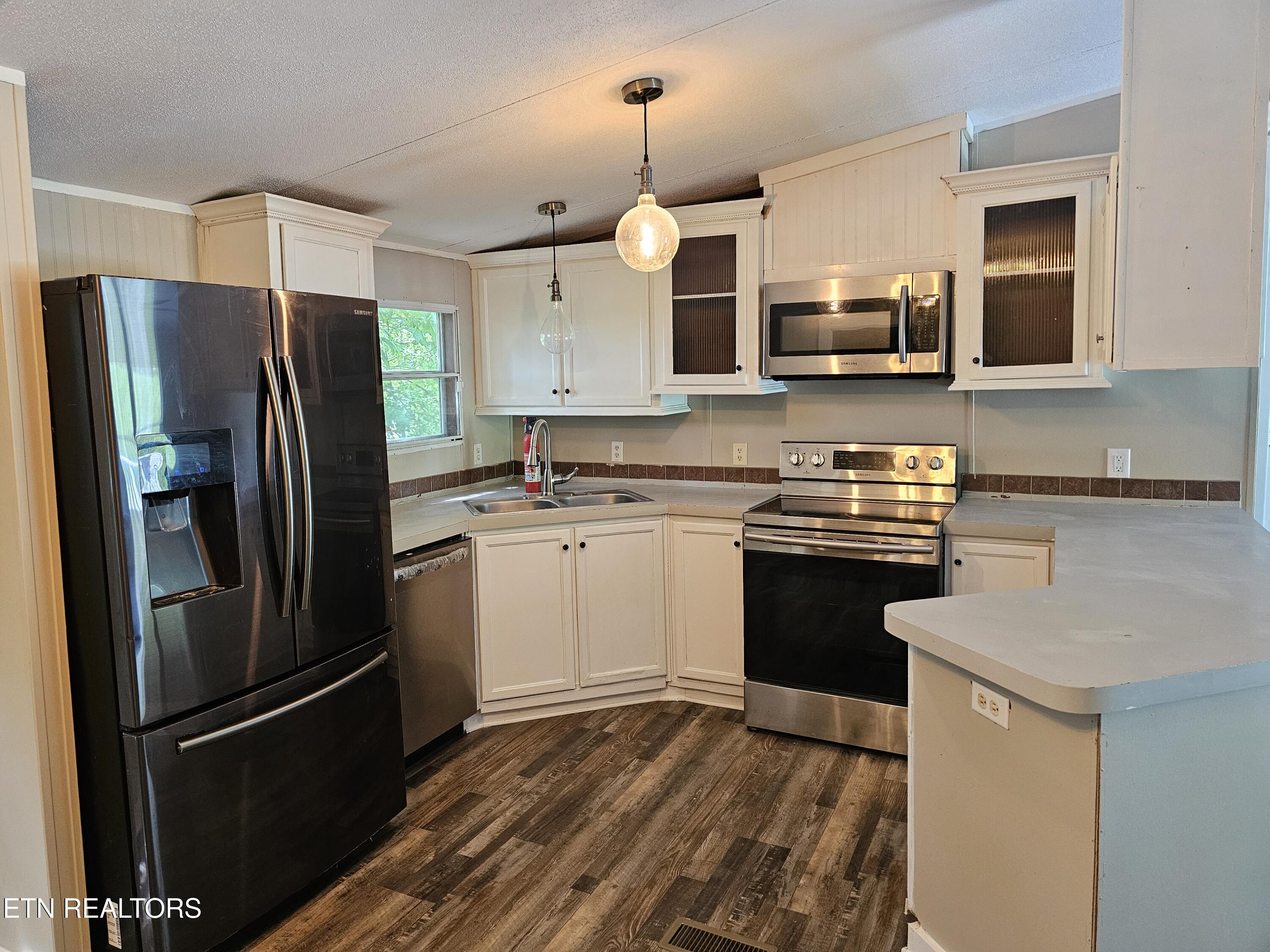 277 Coolidge Rd, LaFollette