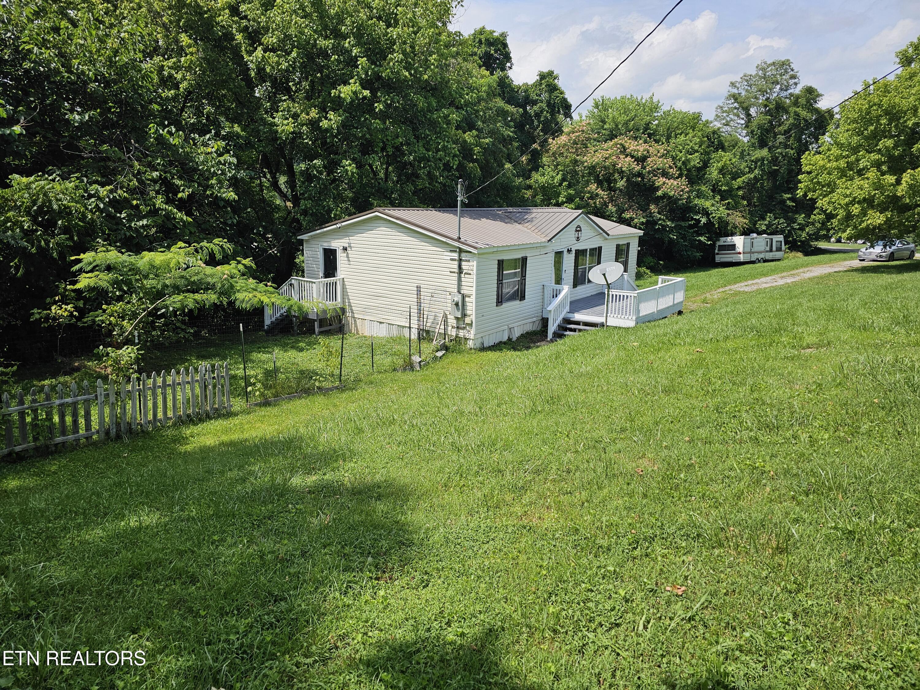 277 Coolidge Rd, LaFollette