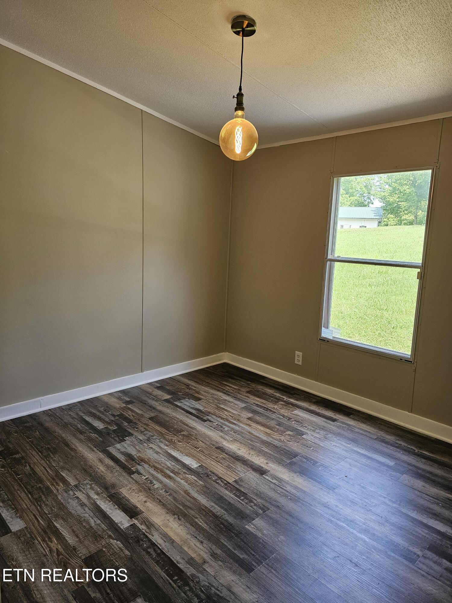 277 Coolidge Rd, LaFollette