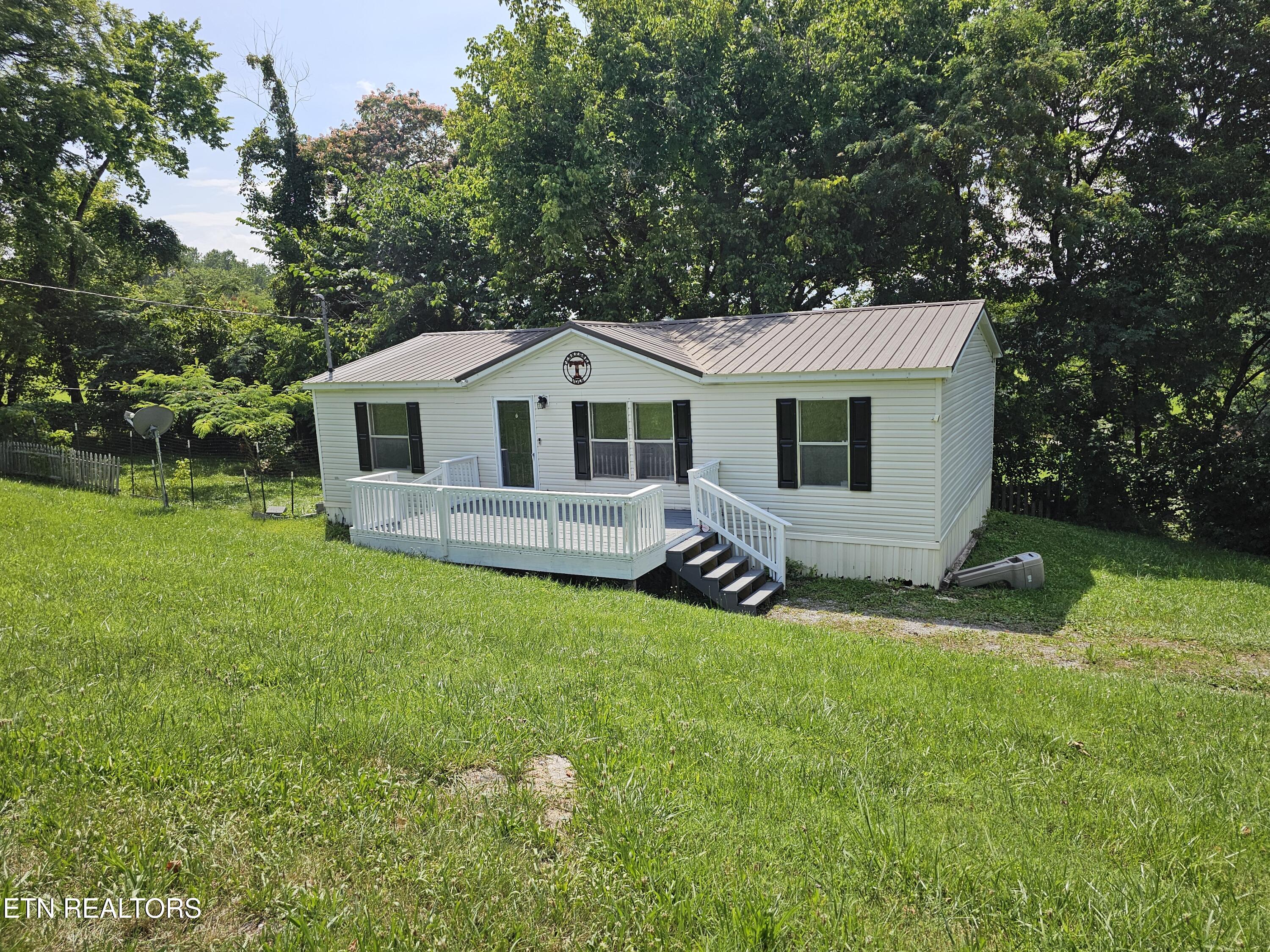 277 Coolidge Rd, LaFollette