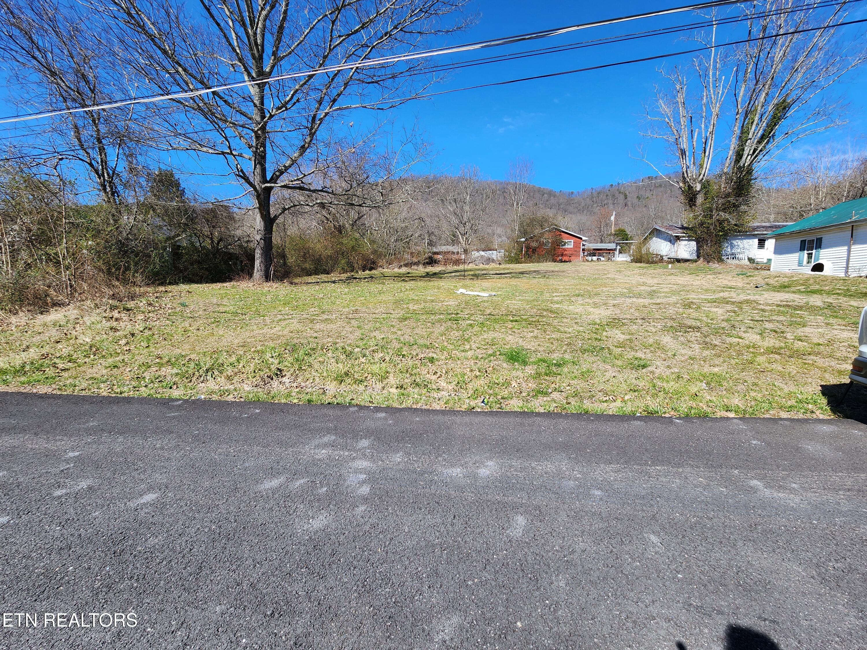 902 W Prospect St, LaFollette