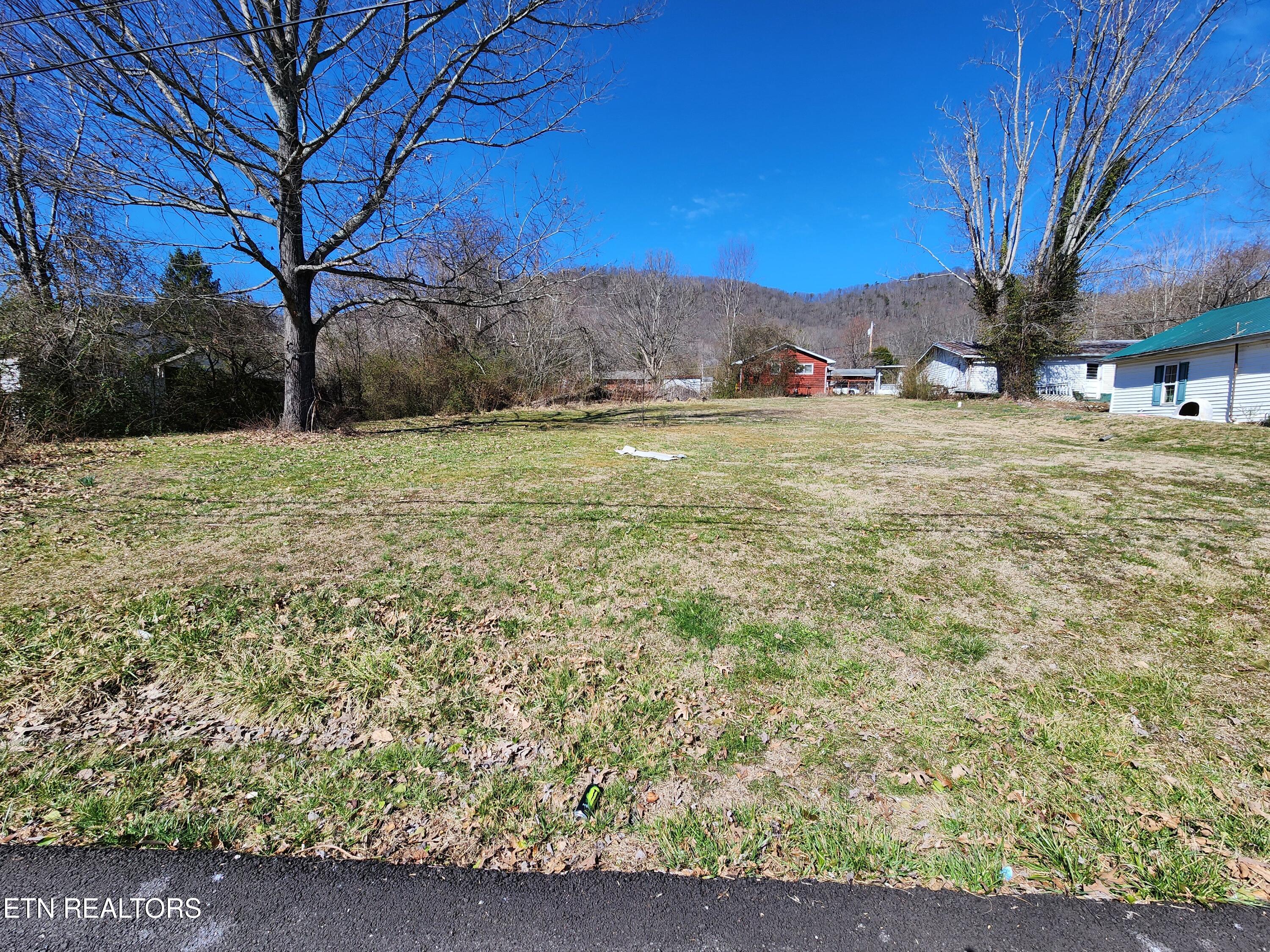 902 W Prospect St, LaFollette