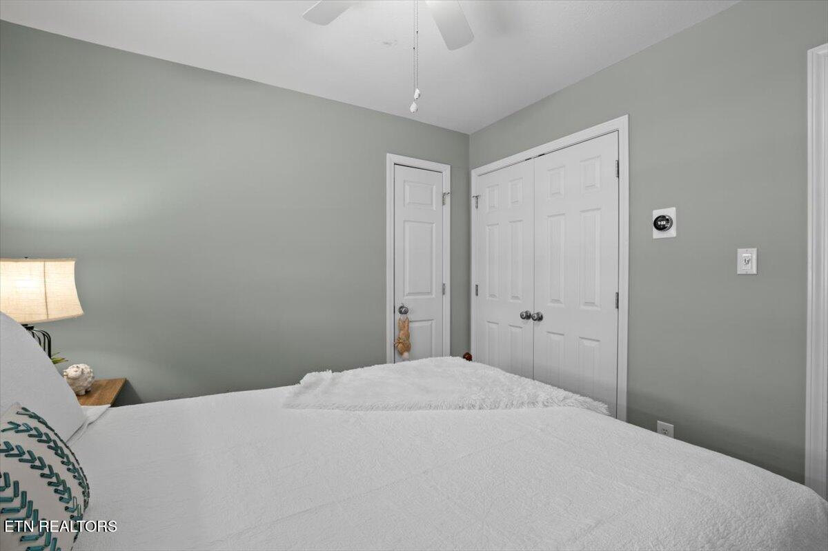 725 Chamberlain Manor Way