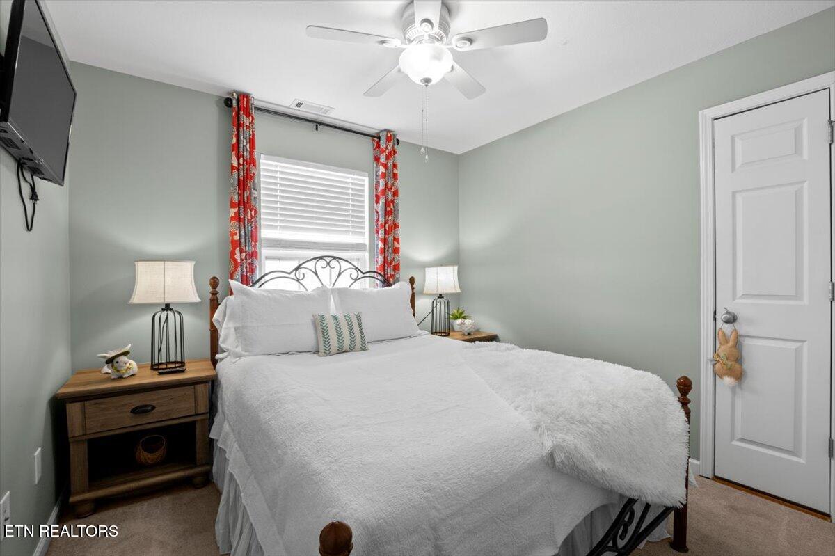 725 Chamberlain Manor Way