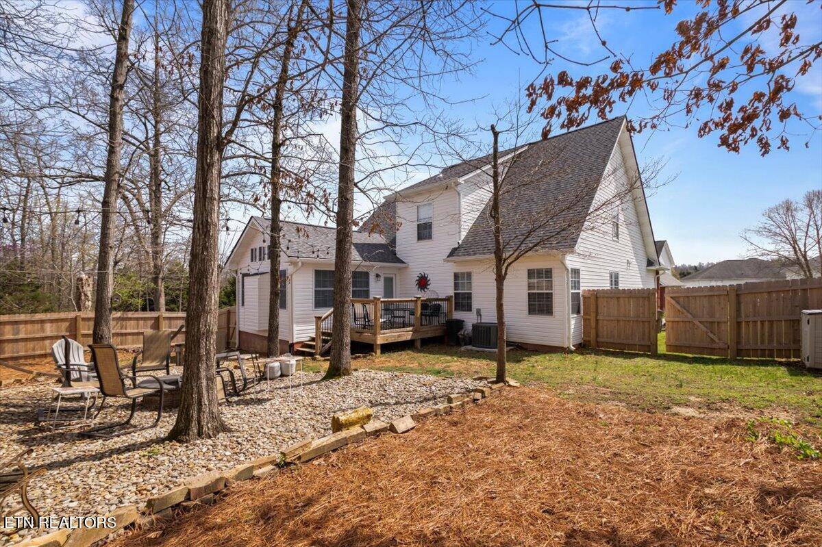 725 Chamberlain Manor Way