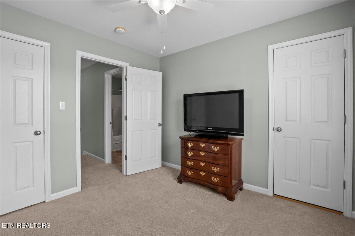 725 Chamberlain Manor Way