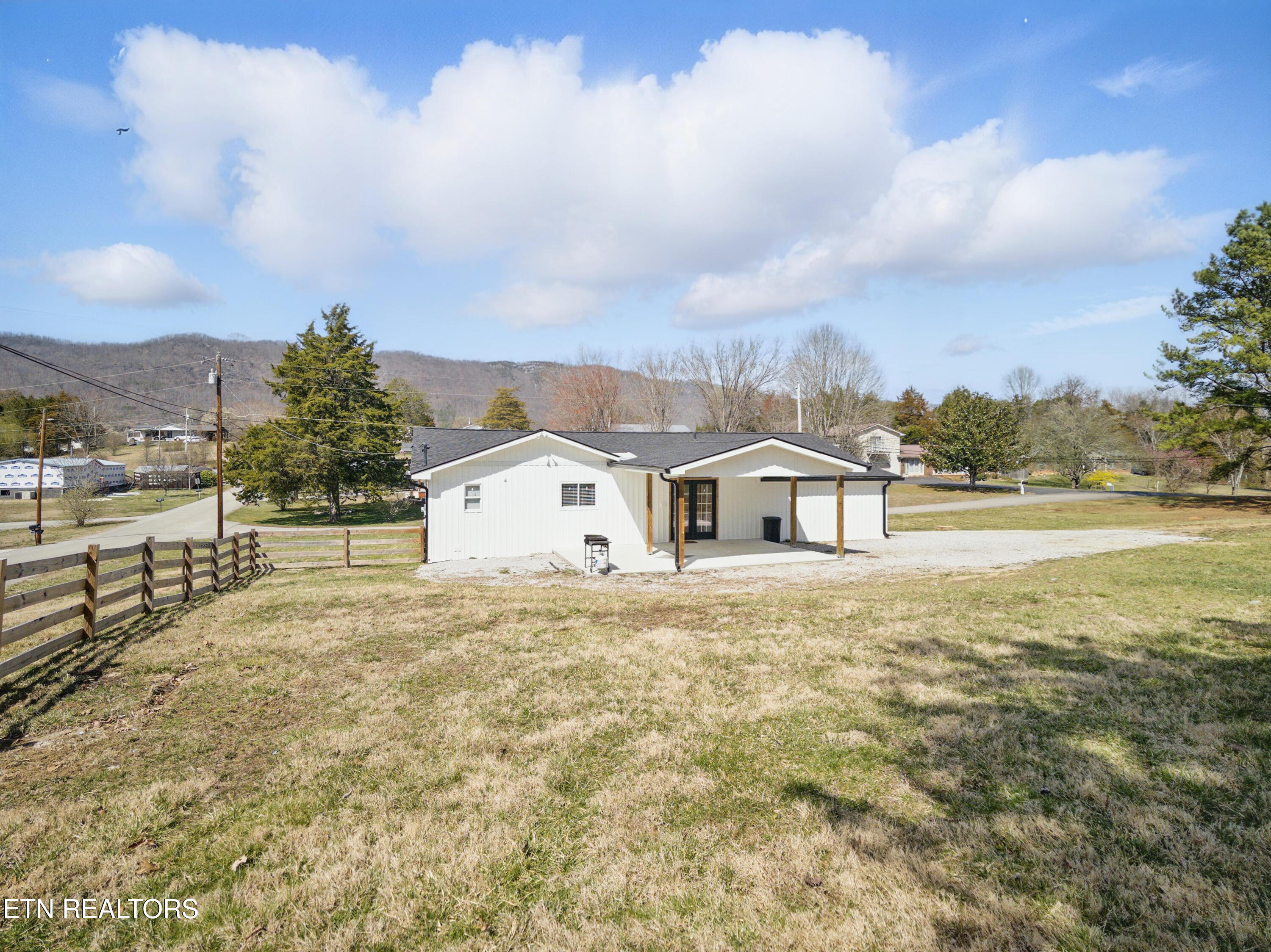 267 Kimberly Rd, LaFollette
