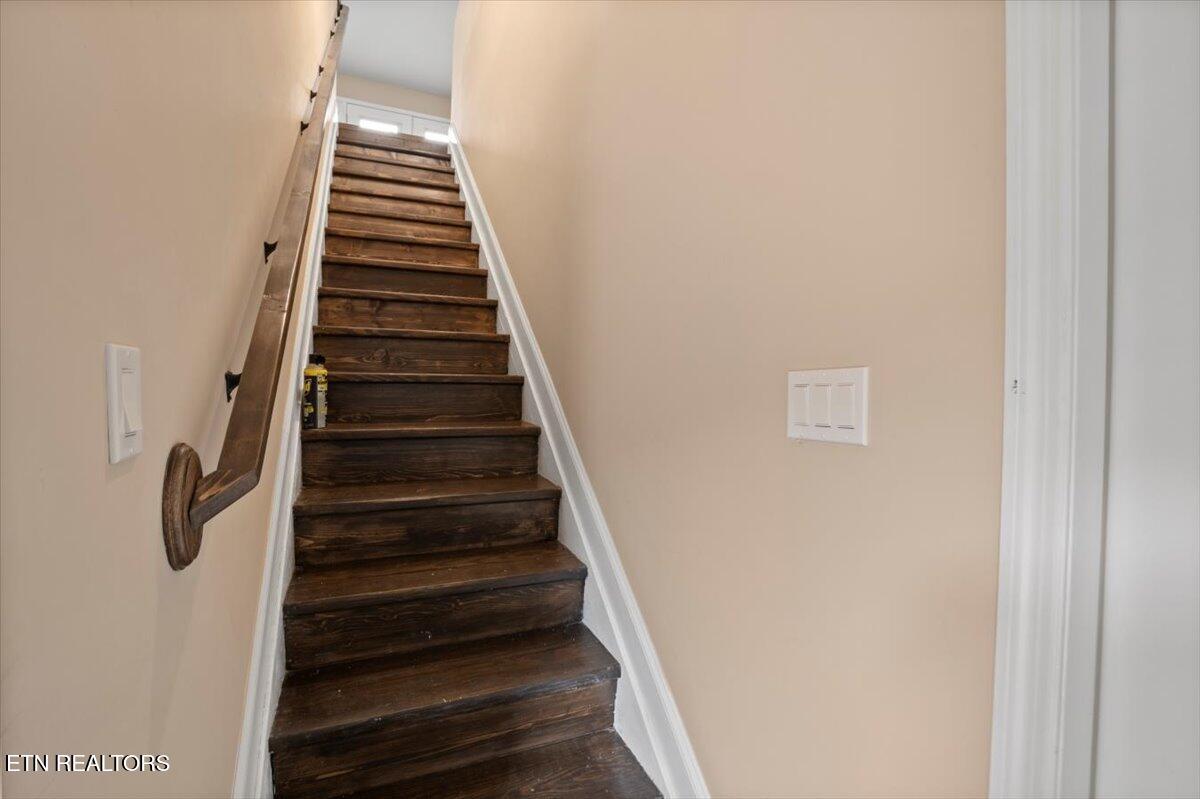 211 Big Four Rd, LaFollette