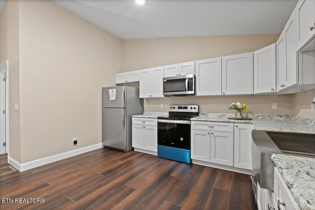 211 Big Four Rd, LaFollette