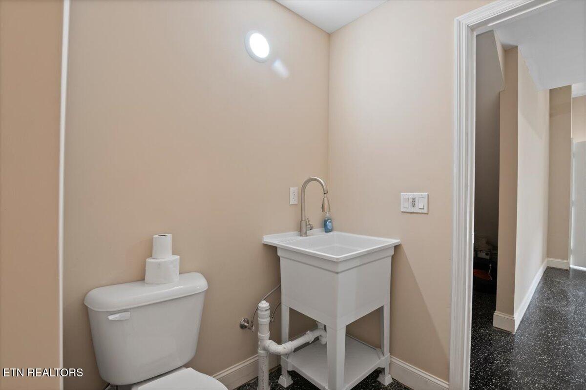 211 Big Four Rd, LaFollette