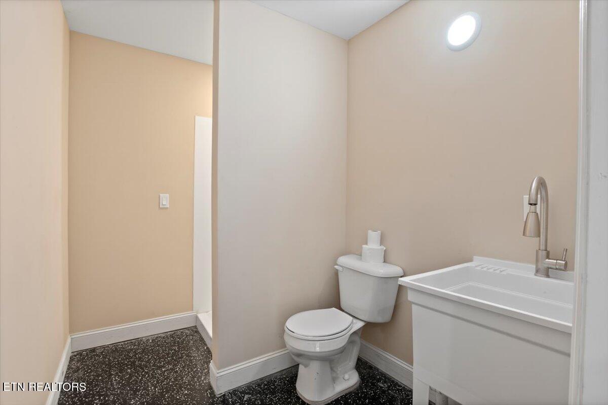 211 Big Four Rd, LaFollette