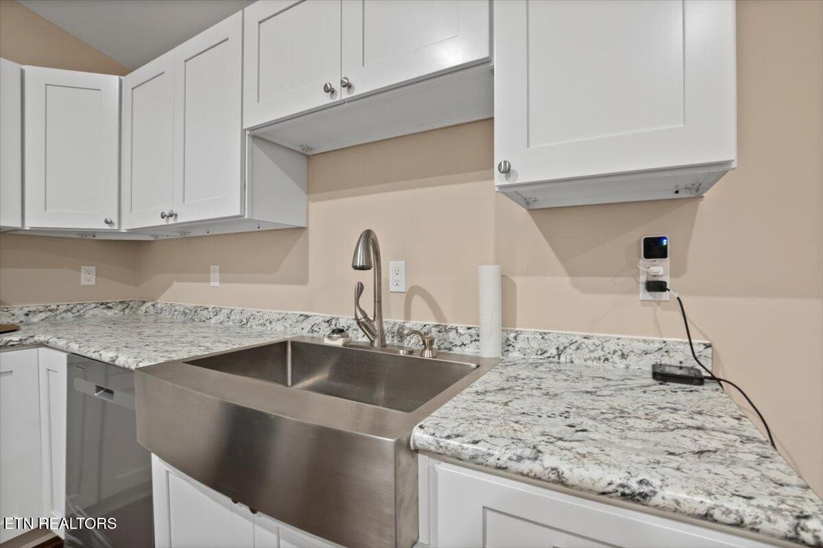 211 Big Four Rd, LaFollette