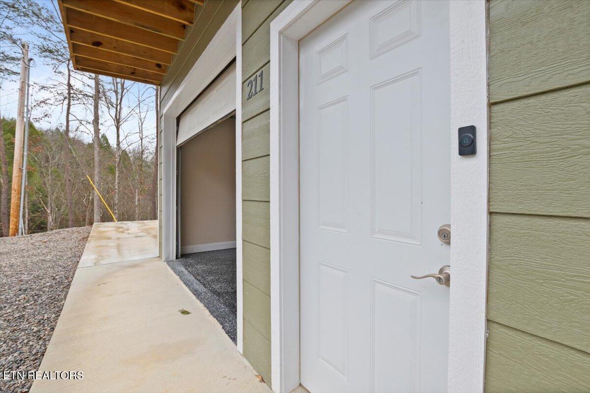 211 Big Four Rd, LaFollette