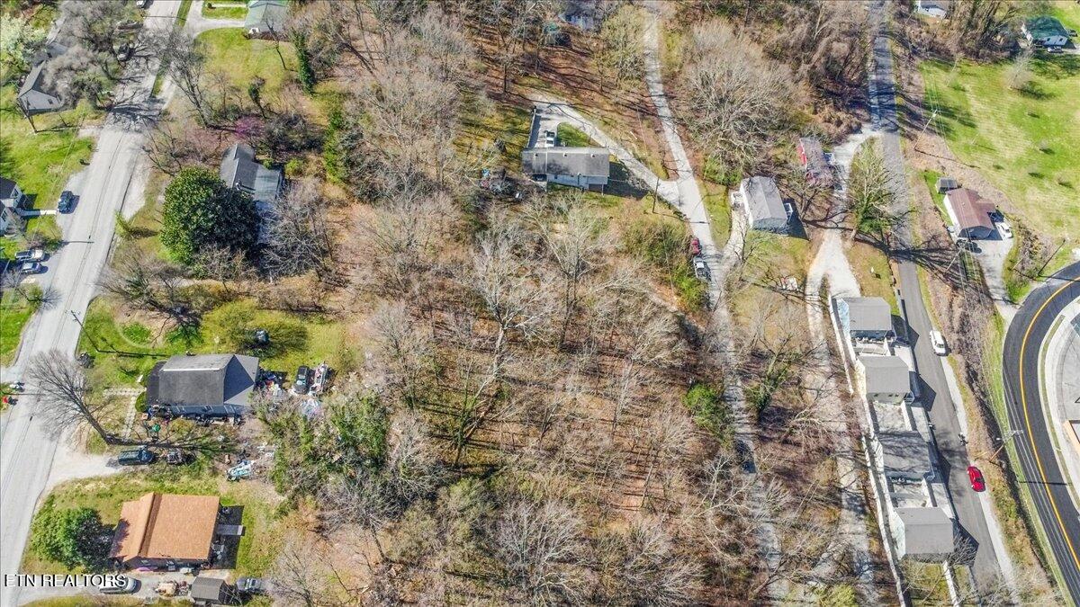 313 W Chestnut St, LaFollette