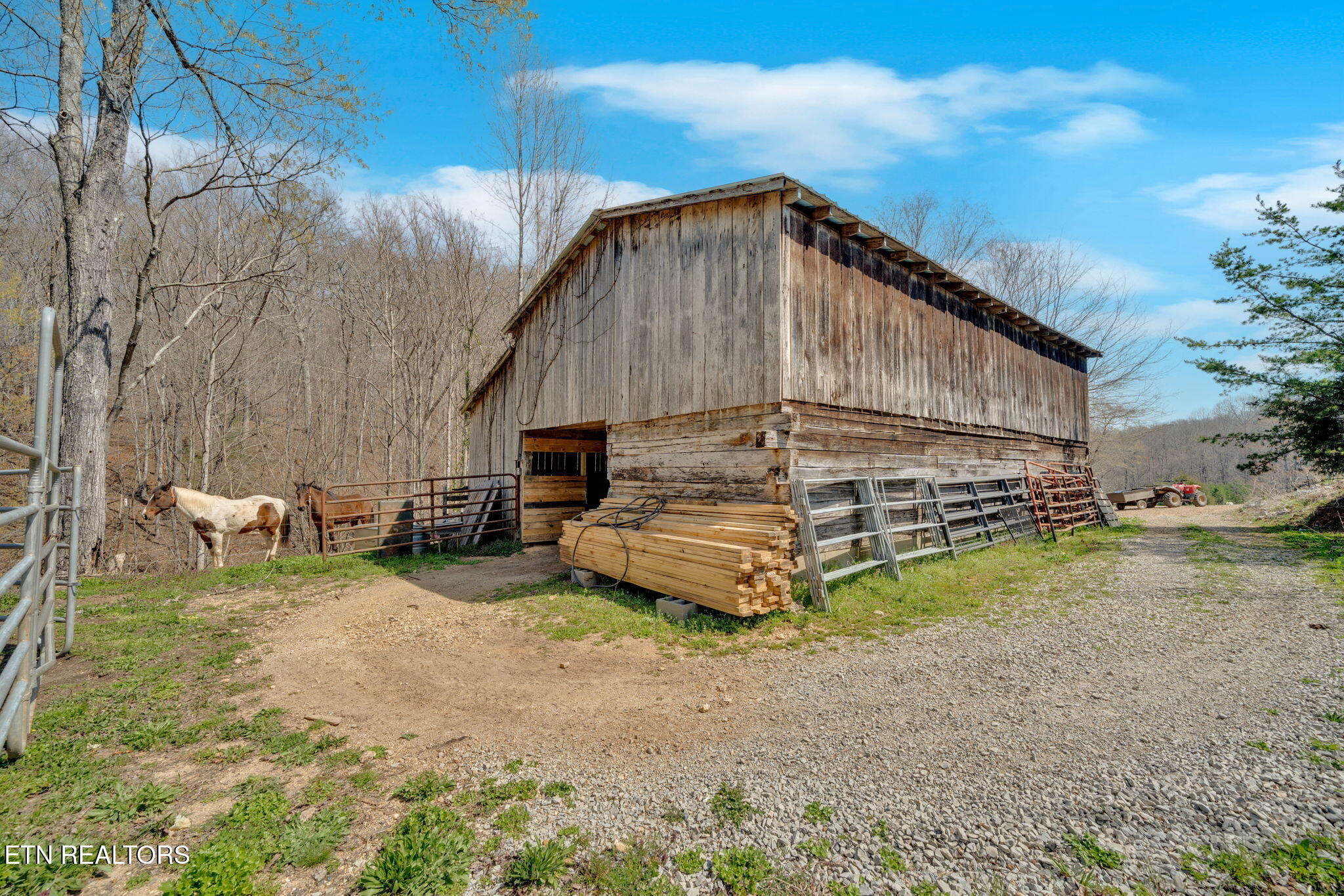 299 Tar Town Hollow Lane, LaFollette