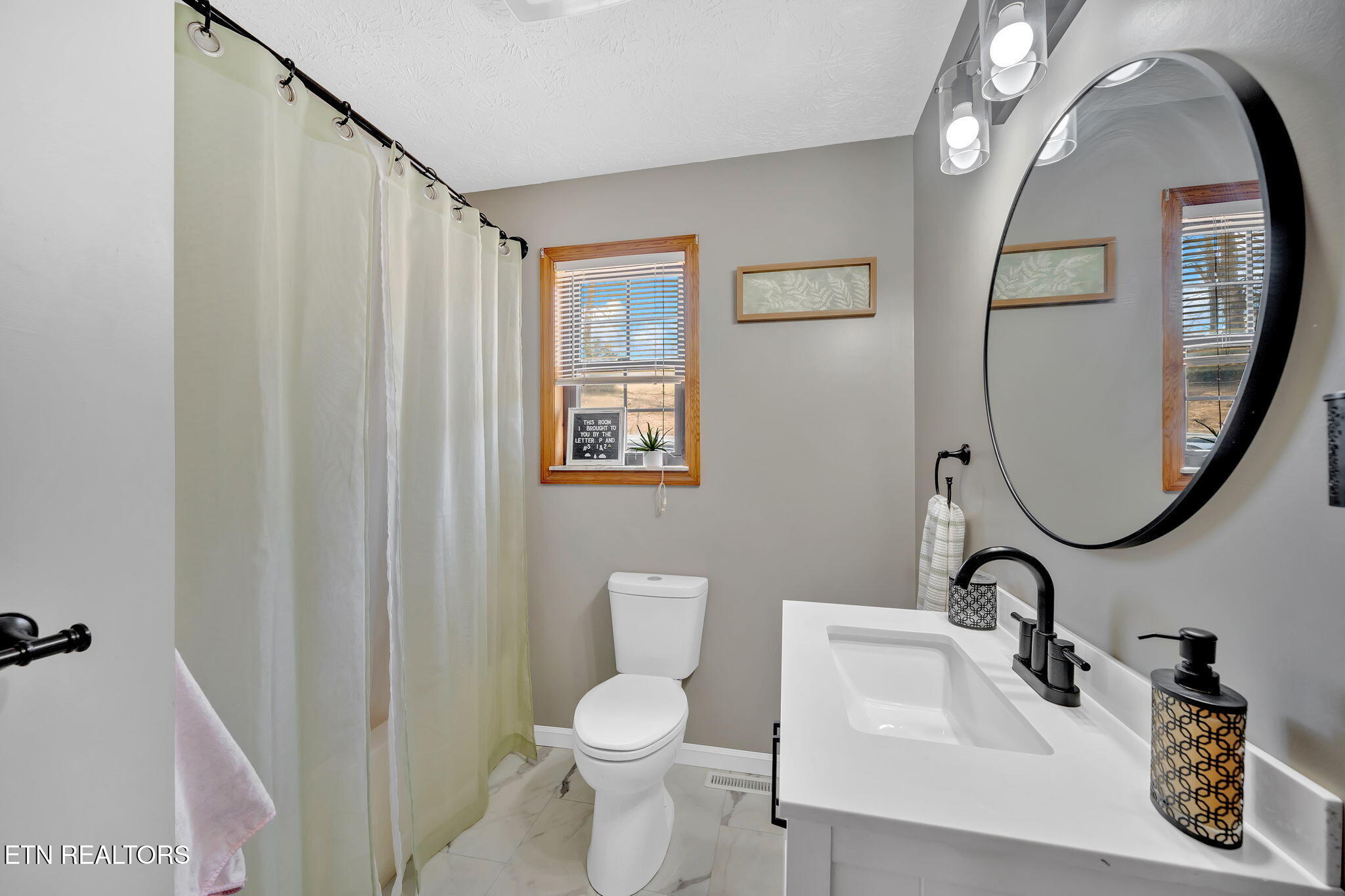 299 Tar Town Hollow Lane, LaFollette