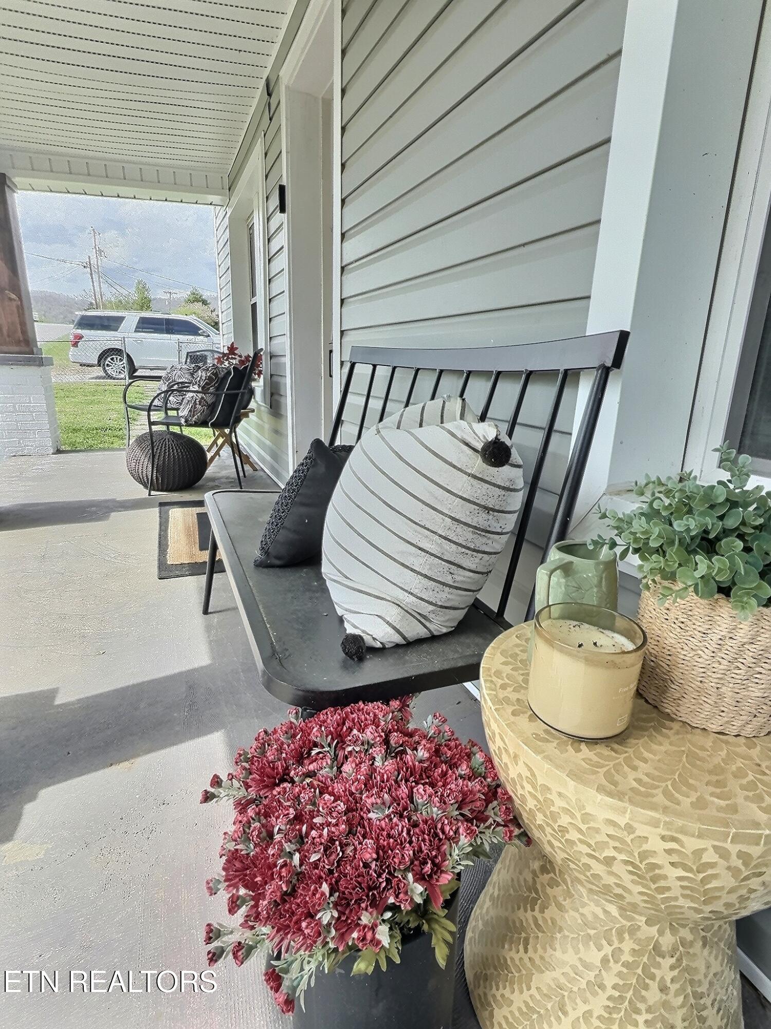 165 Lake Shore Lane, LaFollette