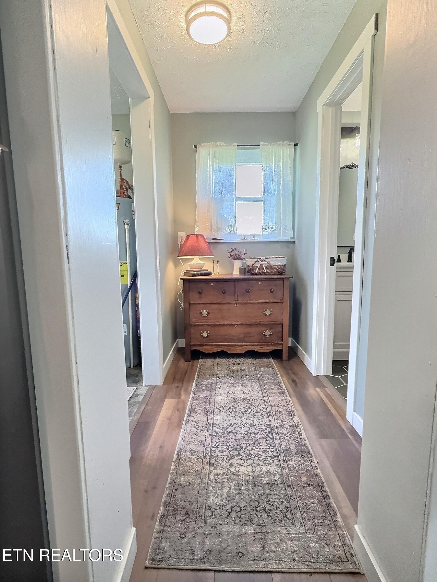 165 Lake Shore Lane, LaFollette