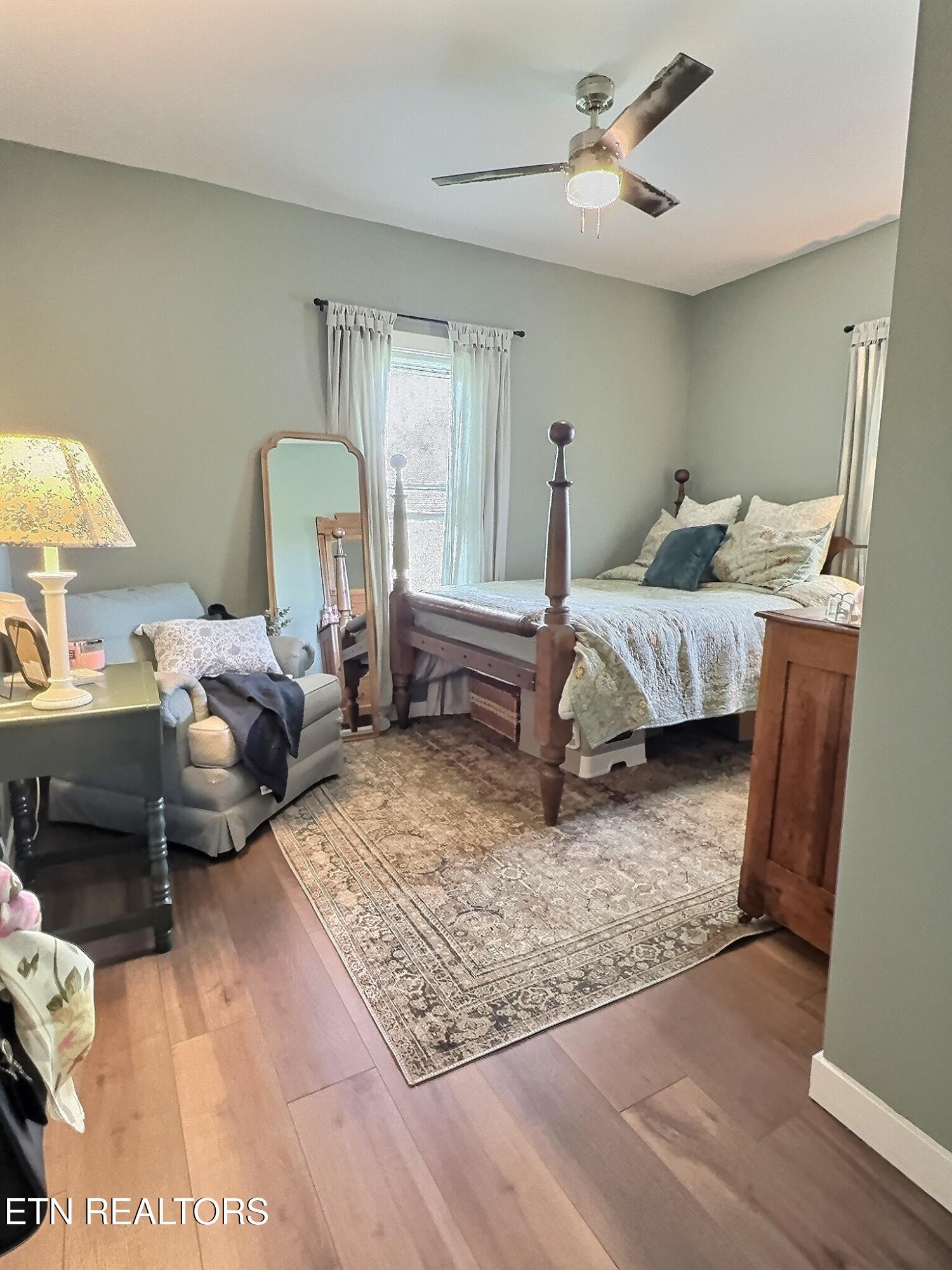 165 Lake Shore Lane, LaFollette