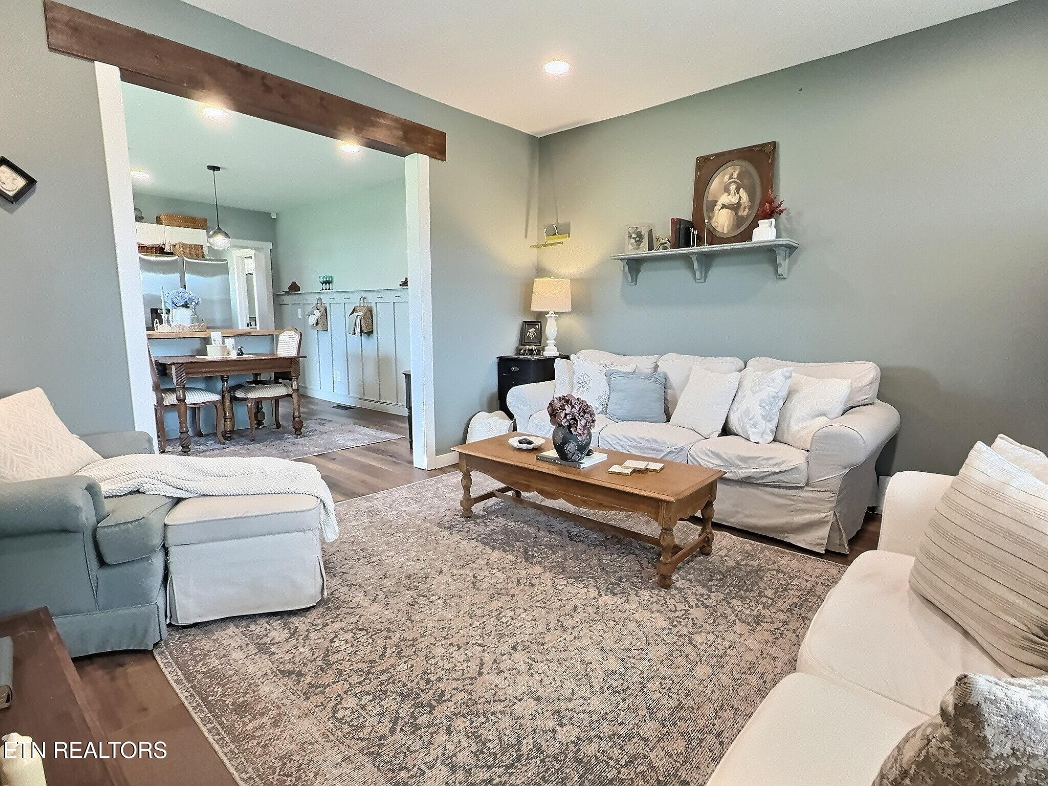 165 Lake Shore Lane, LaFollette