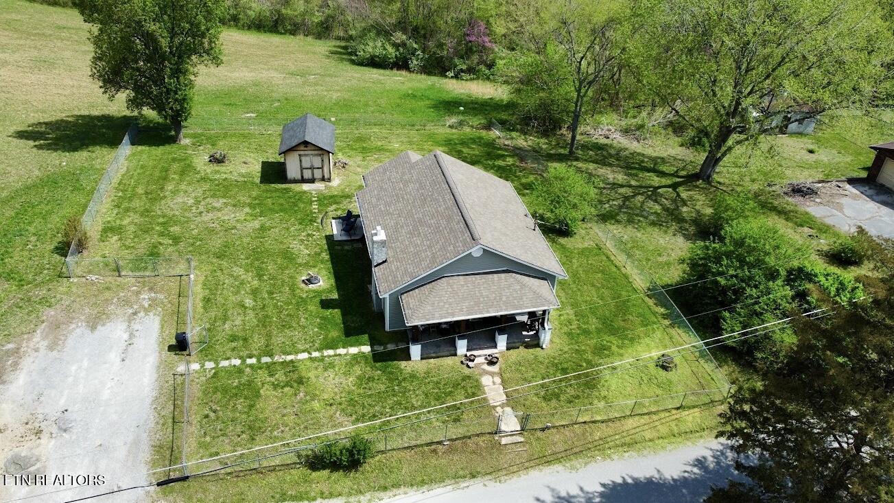 165 Lake Shore Lane, LaFollette