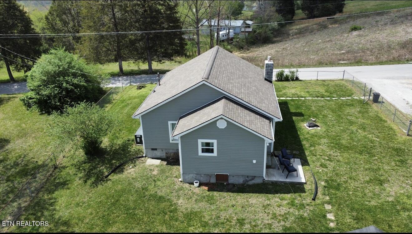 165 Lake Shore Lane, LaFollette