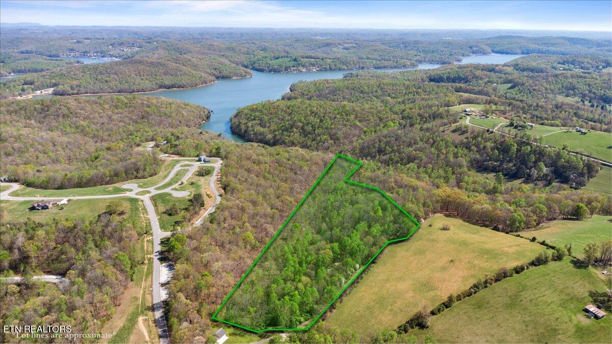 Old Glory Lane, LaFollette