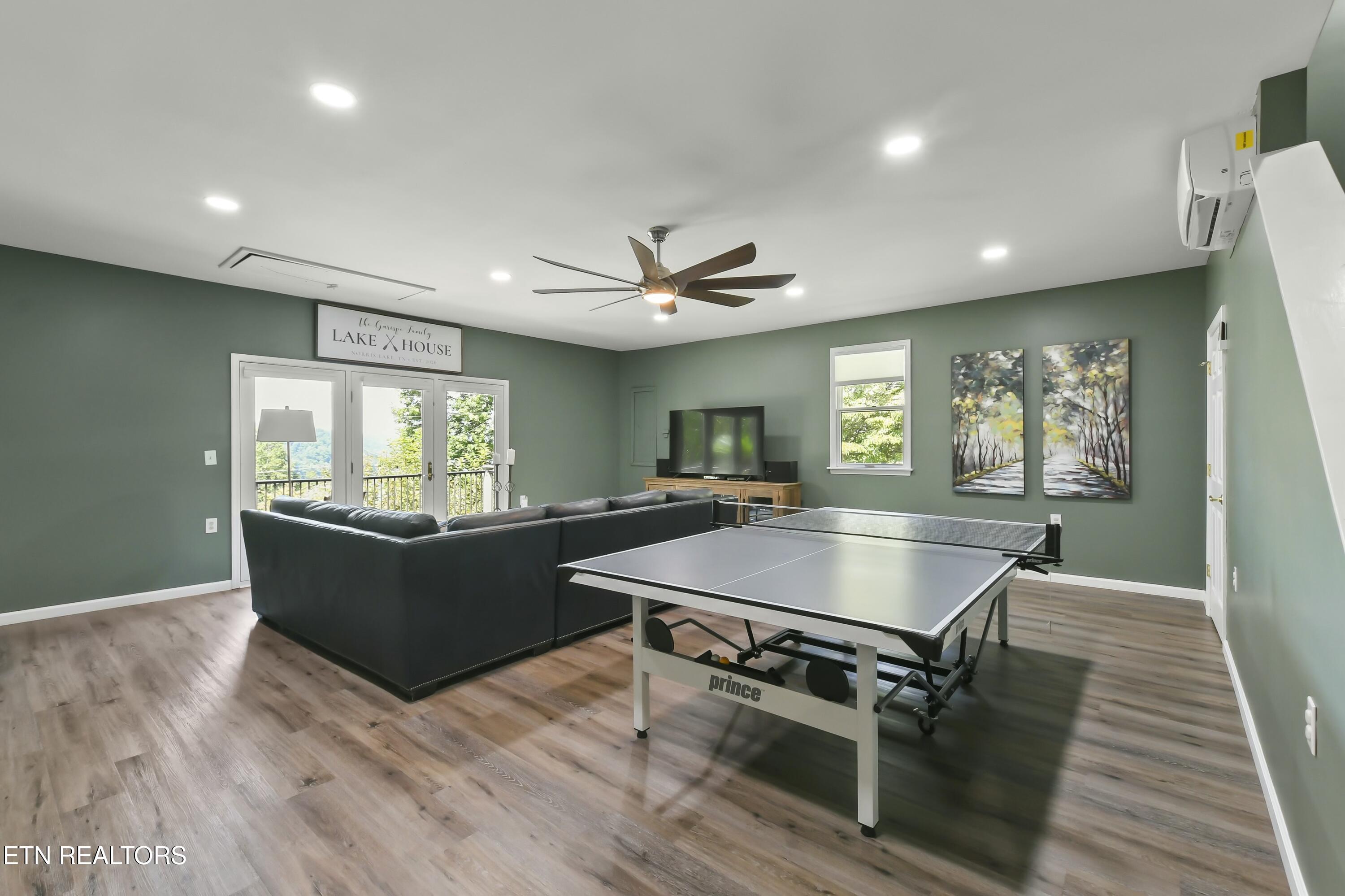 1517 Deerfield Way, LaFollette