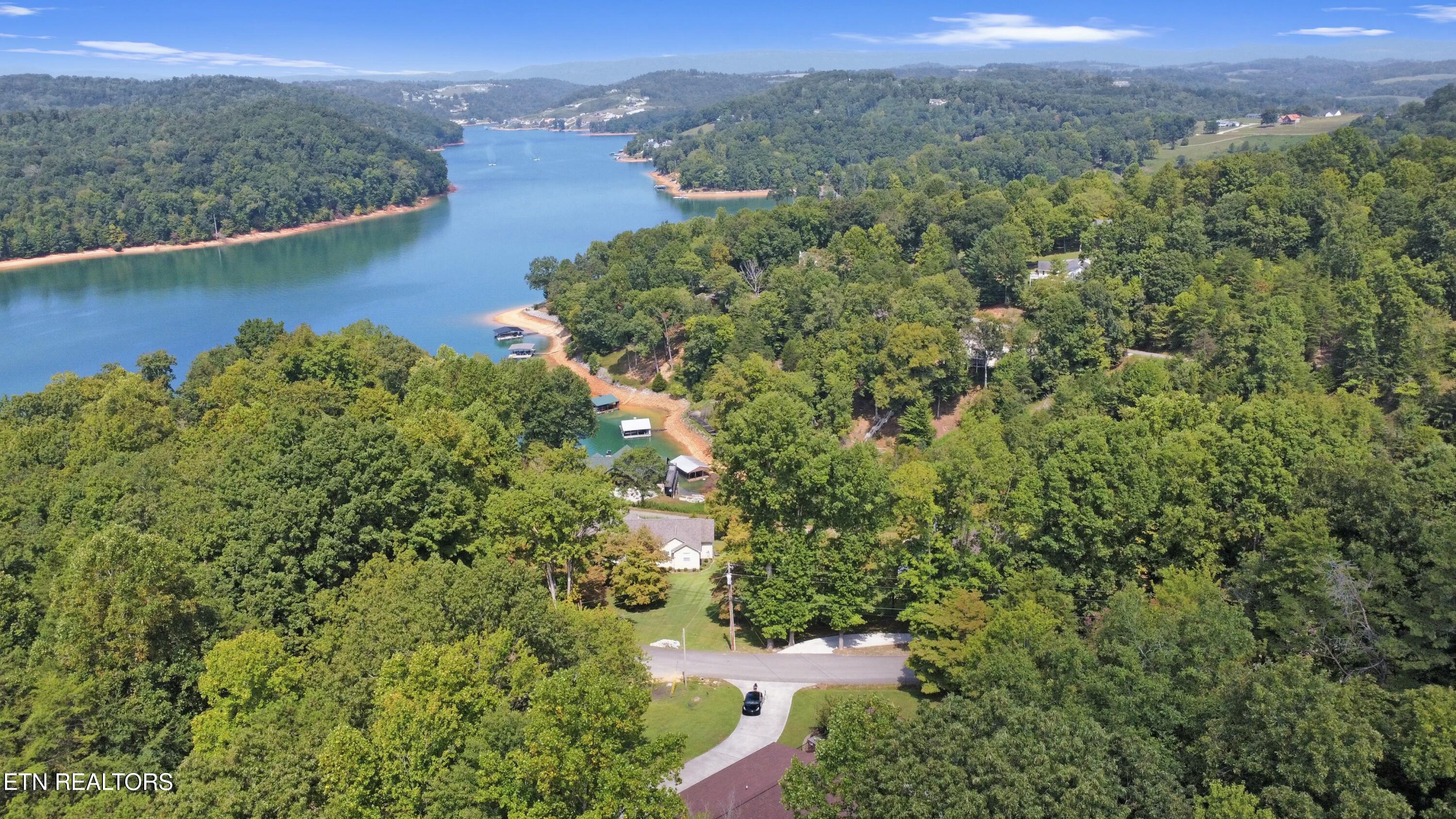 1517 Deerfield Way, LaFollette