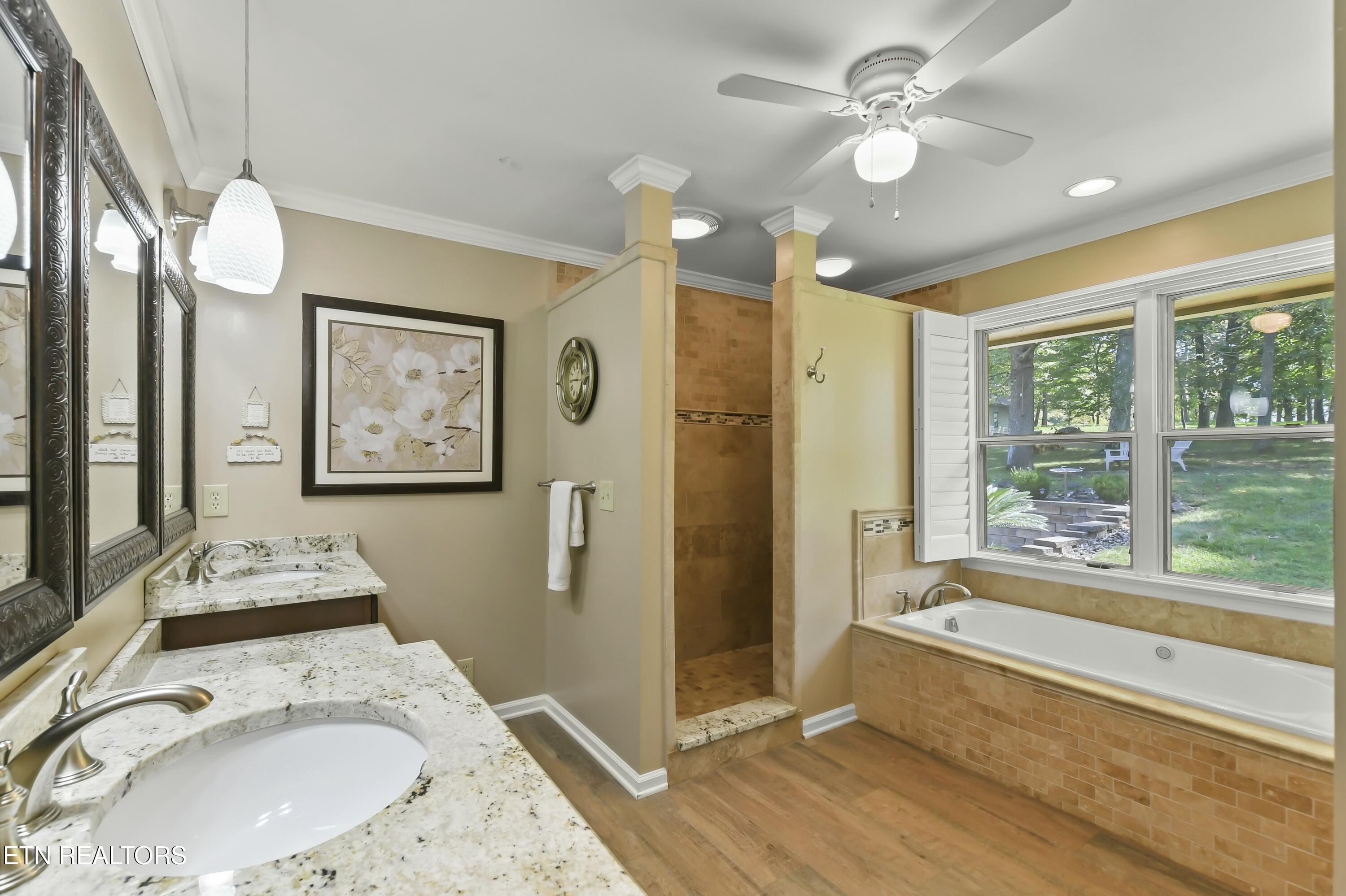 1517 Deerfield Way, LaFollette