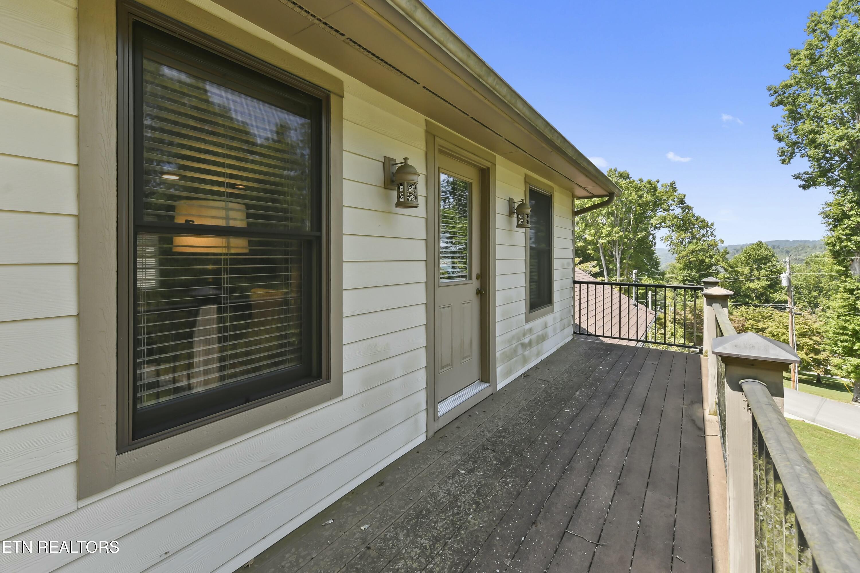 1517 Deerfield Way, LaFollette