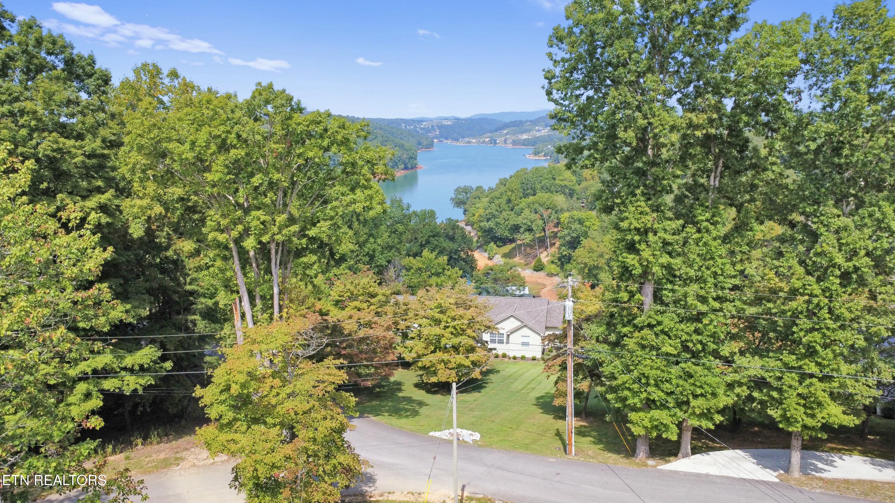 1517 Deerfield Way, LaFollette