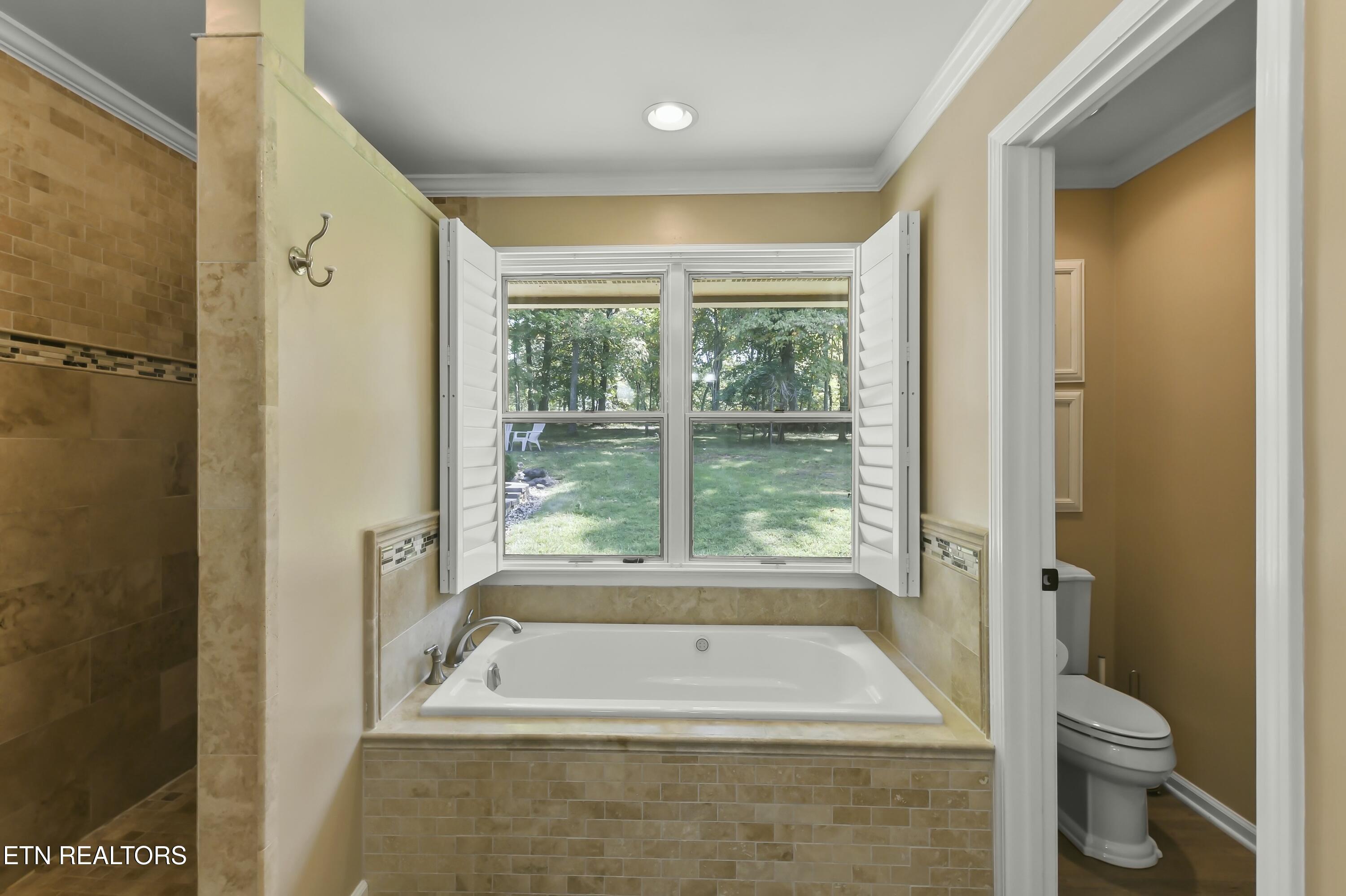 1517 Deerfield Way, LaFollette