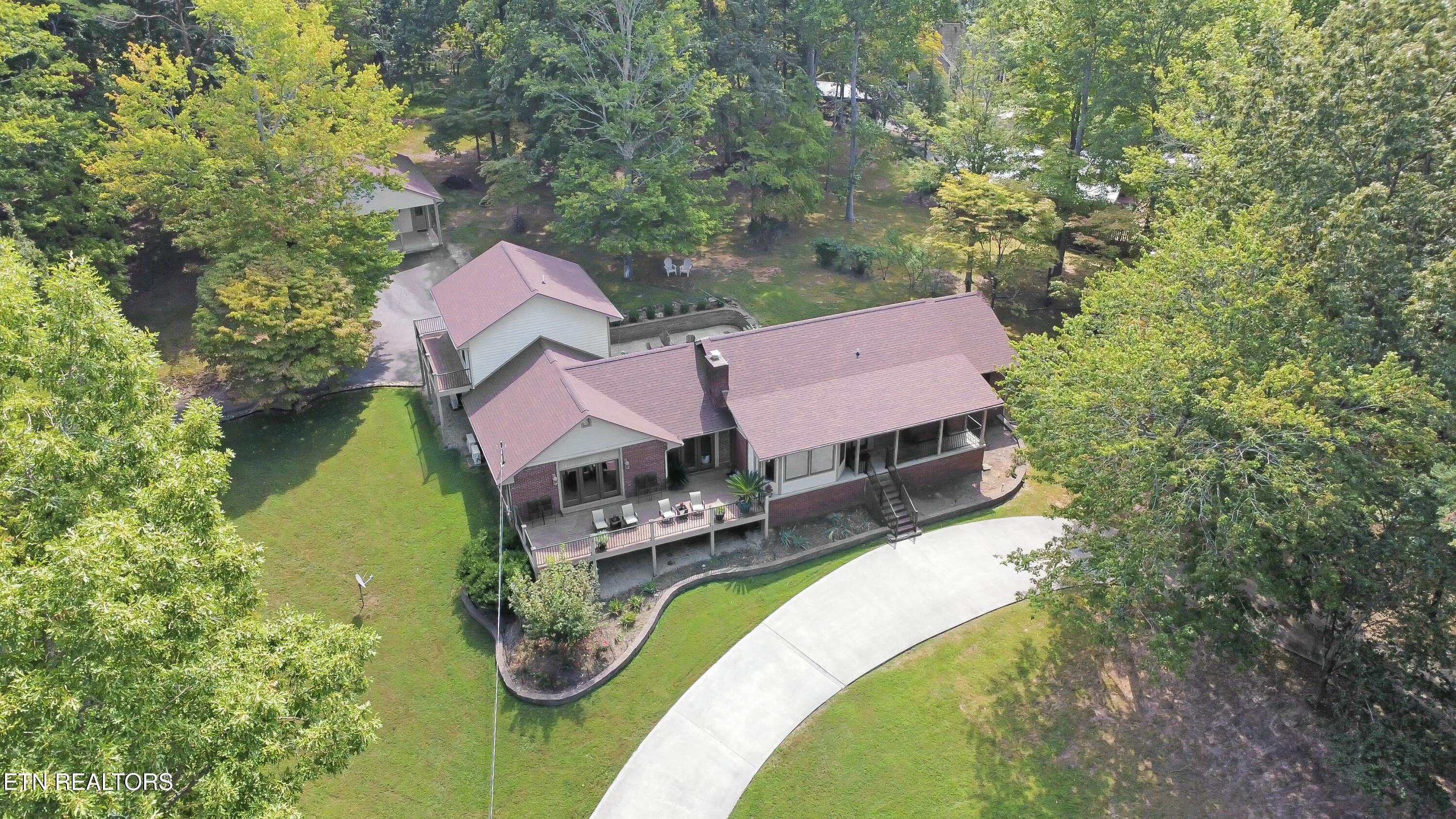 1517 Deerfield Way, LaFollette