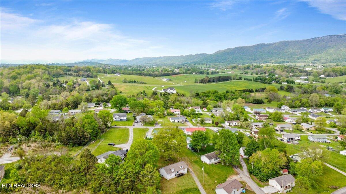 174 Sandy Hill Rd, LaFollette