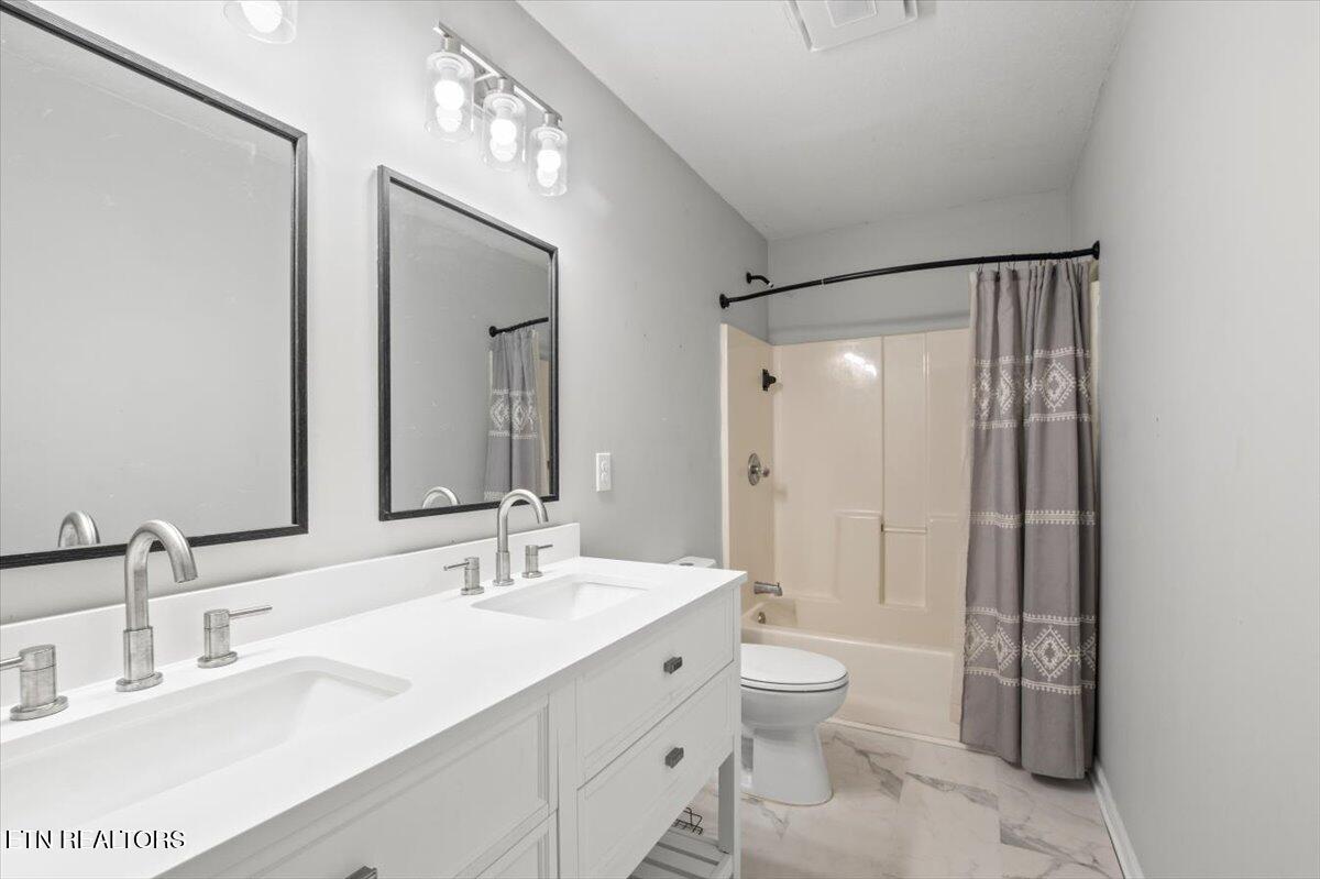 174 Sandy Hill Rd, LaFollette