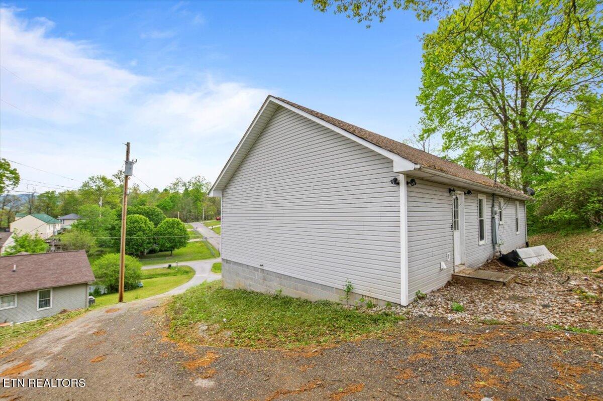 174 Sandy Hill Rd, LaFollette