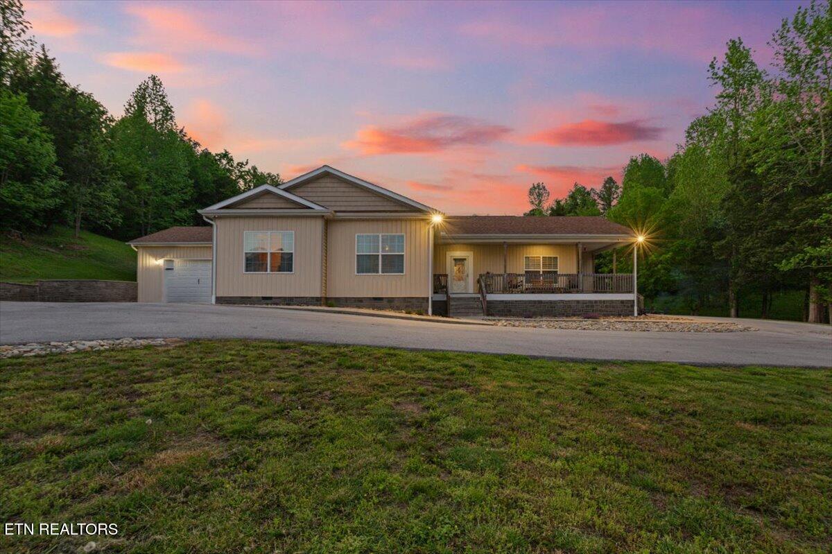 116 Sussex Lane, LaFollette