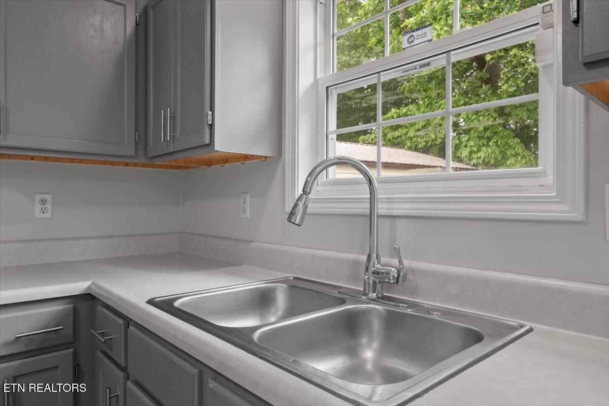 197 Buena Vista Lane, LaFollette