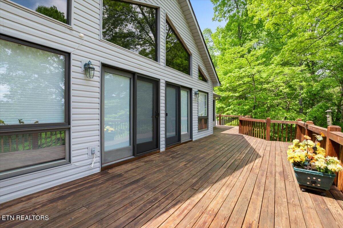 334 Little Buck Lane, LaFollette