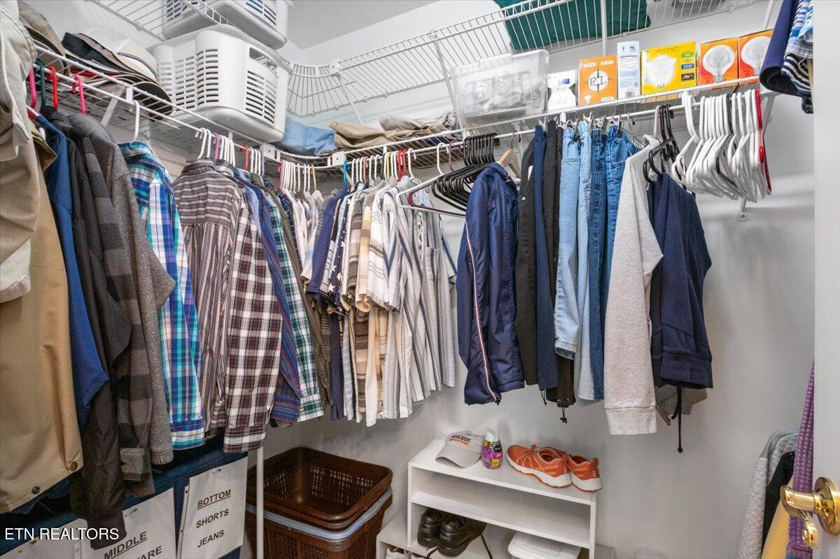 334 Little Buck Lane, LaFollette