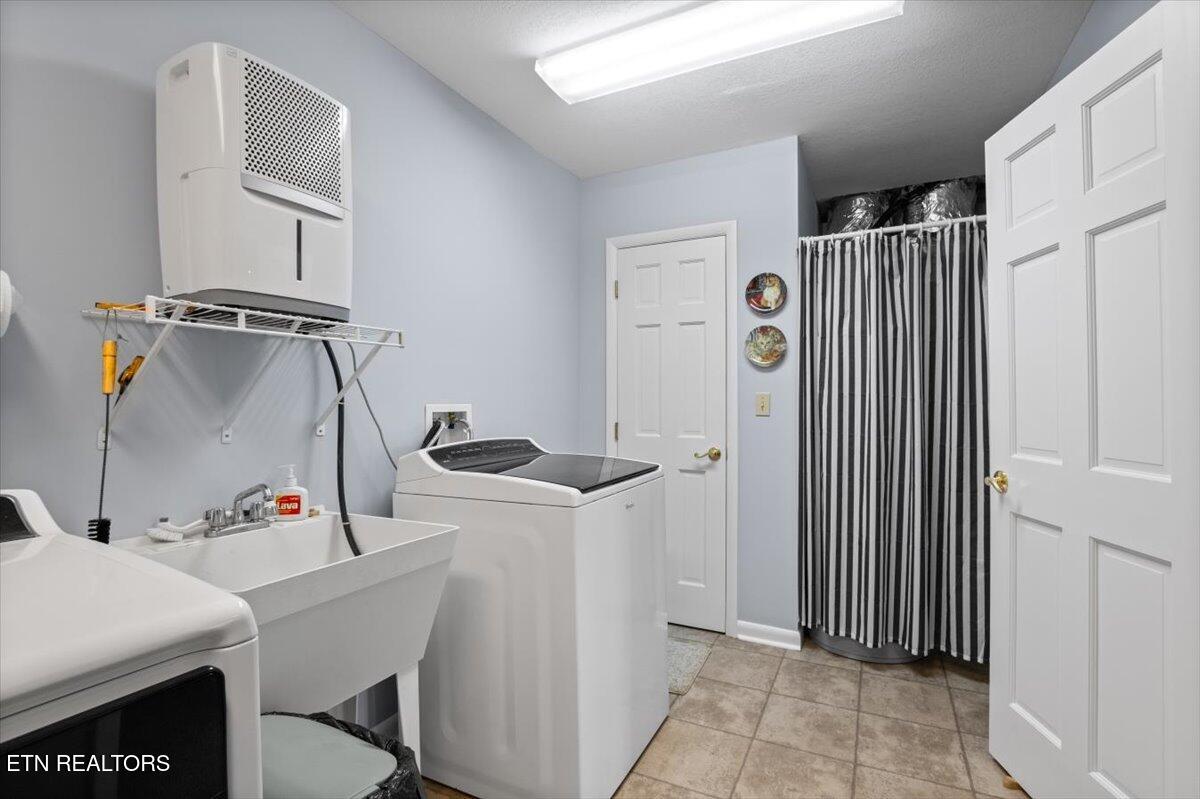 334 Little Buck Lane, LaFollette