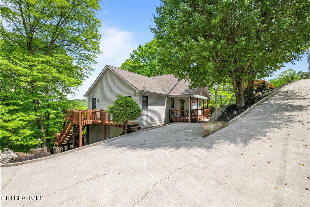 334 Little Buck Lane, LaFollette