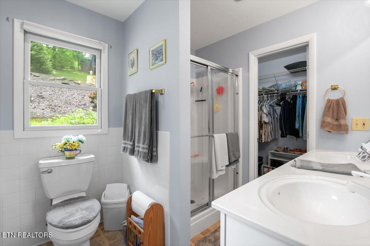 334 Little Buck Lane, LaFollette