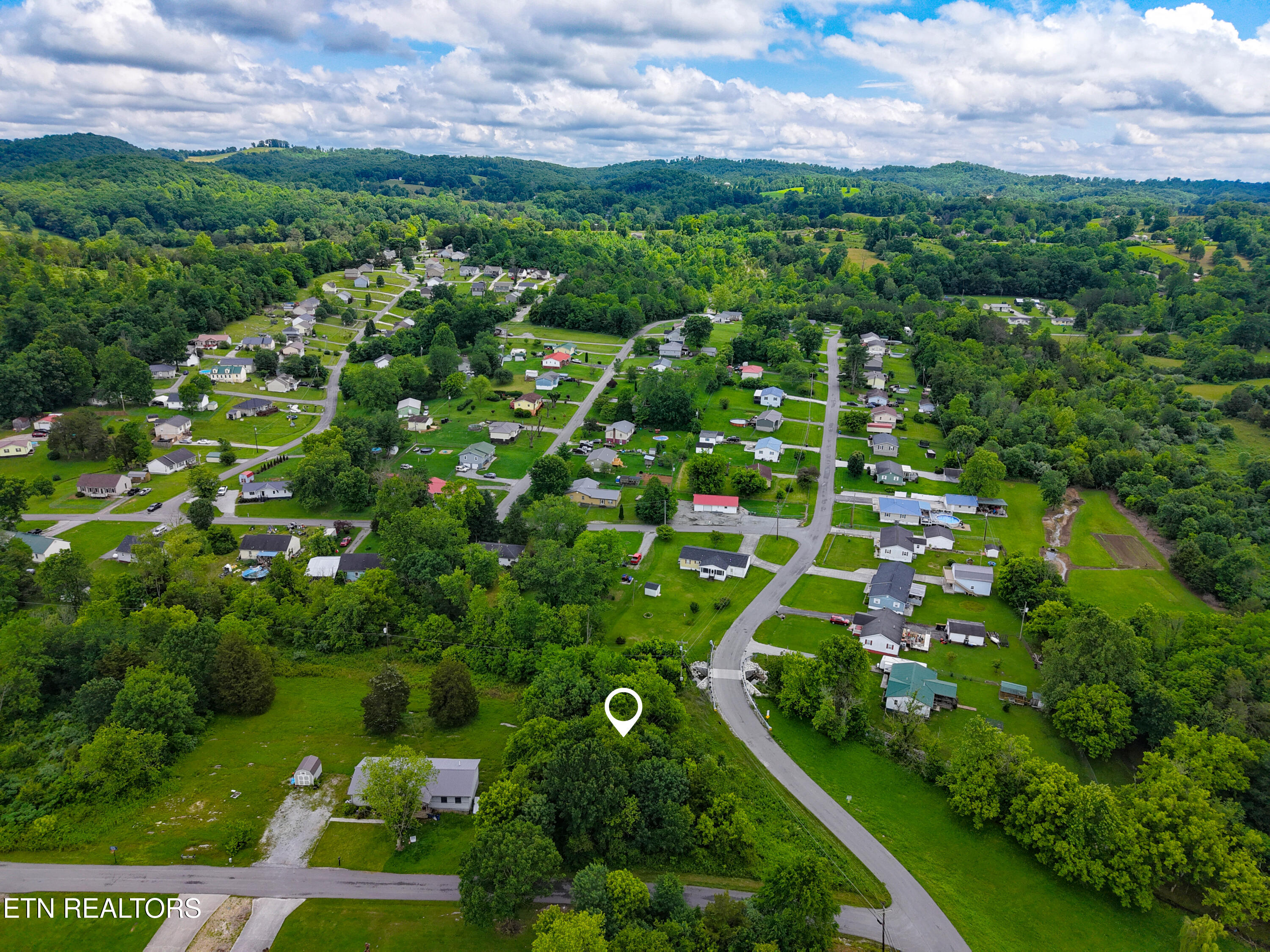 Brook Lane, LaFollette