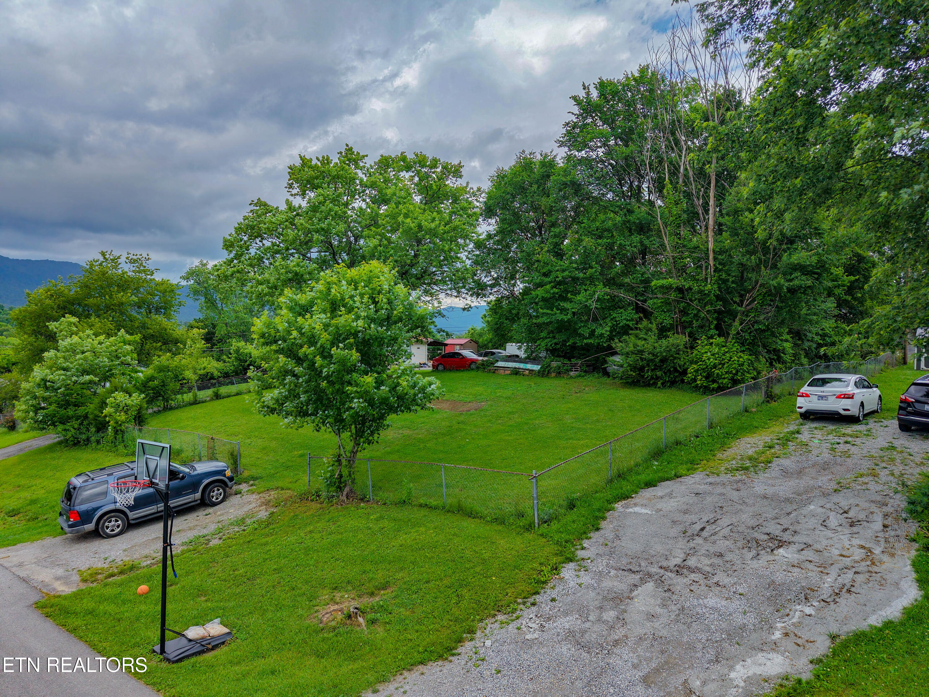 Valley View Rd, LaFollette