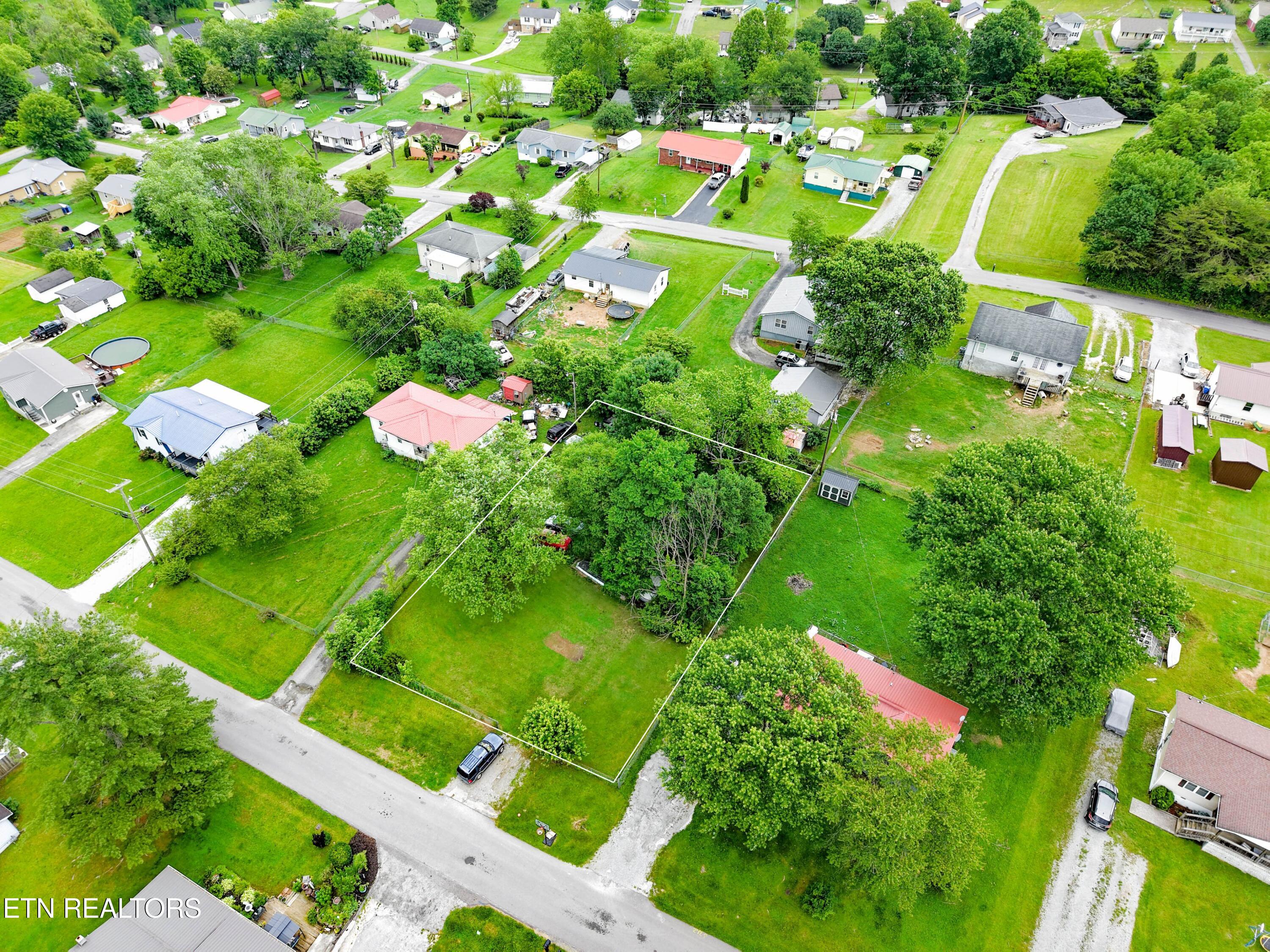 Valley View Rd, LaFollette