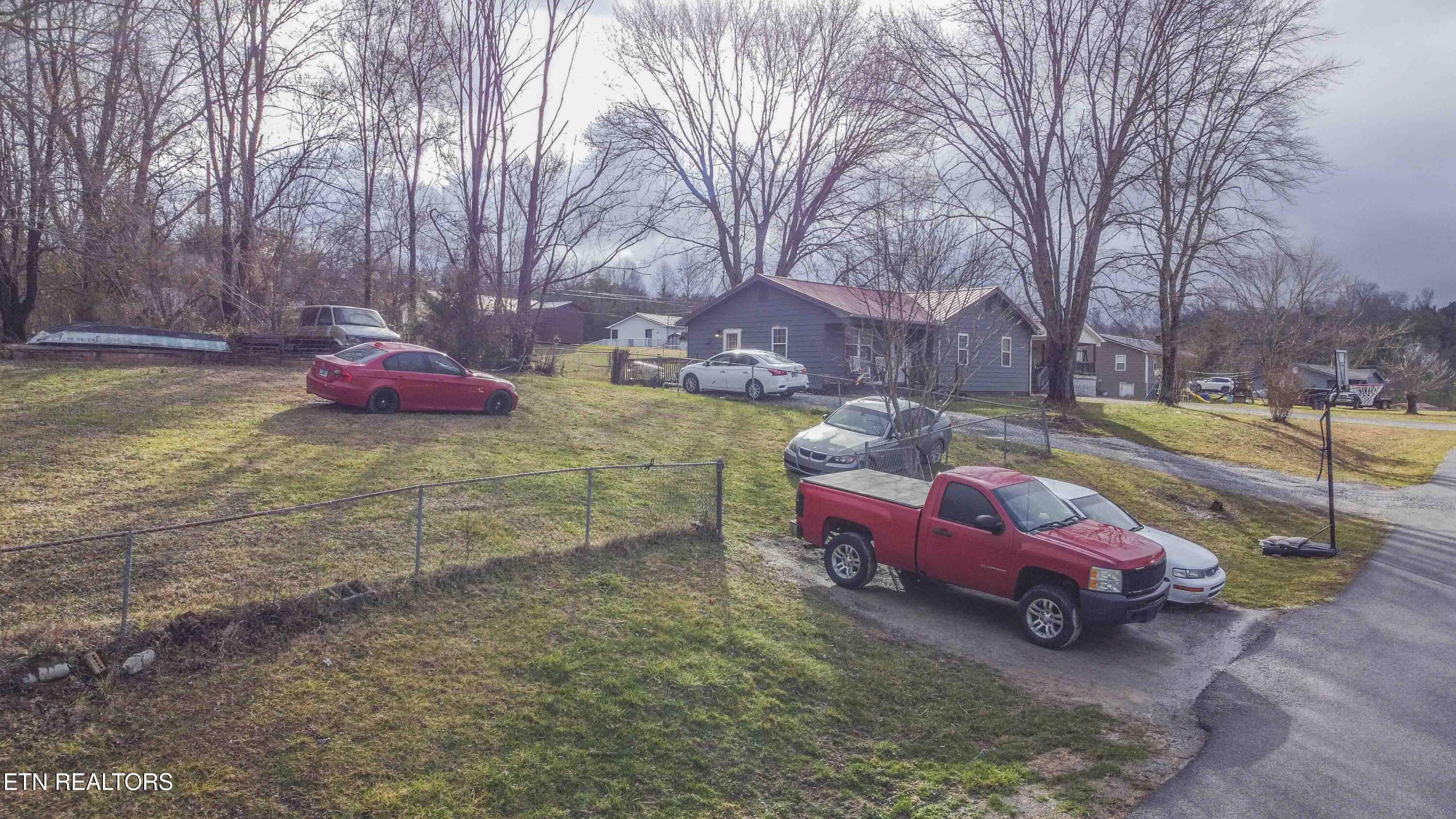 Valley View Rd, LaFollette