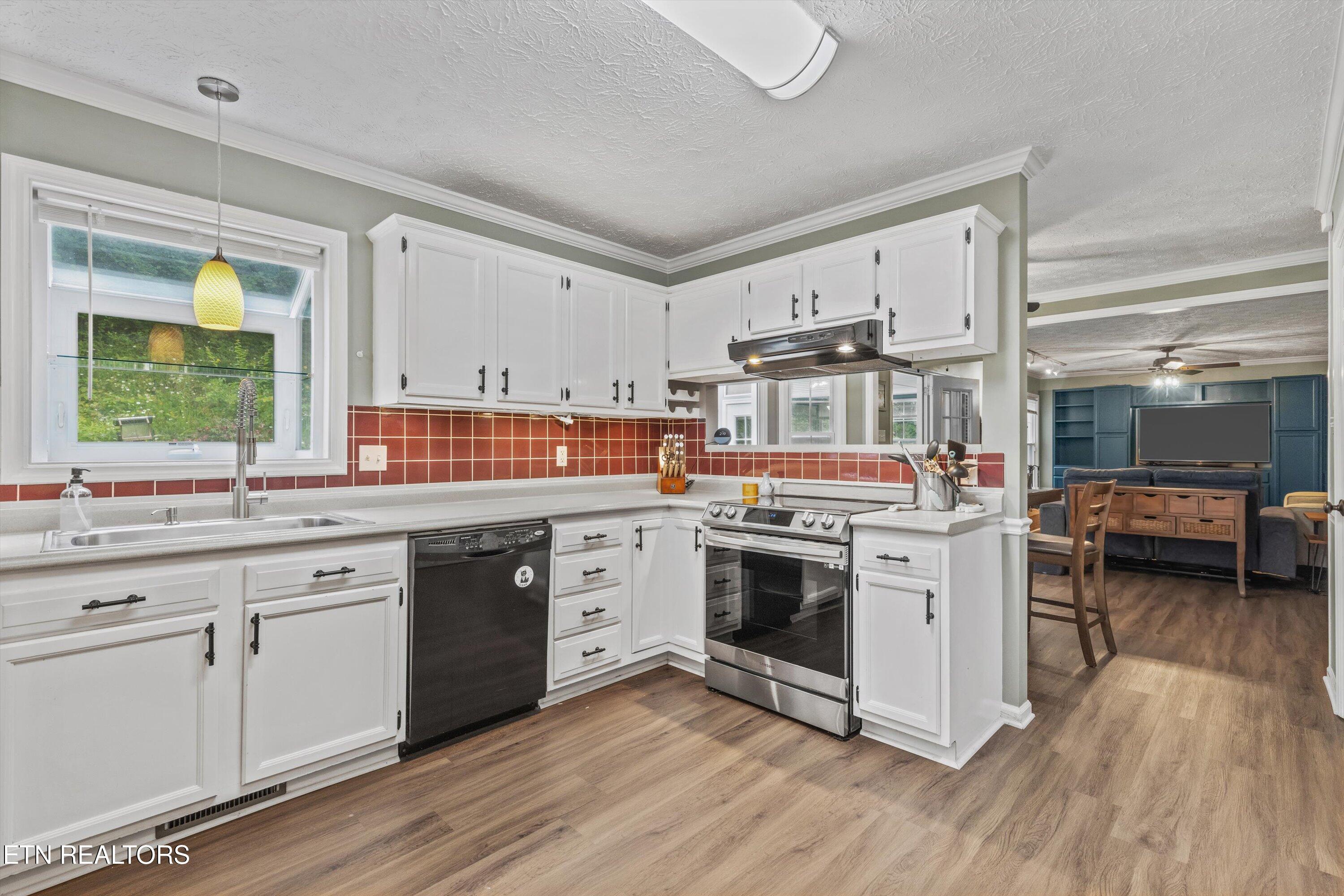 9417 George Williams Rd