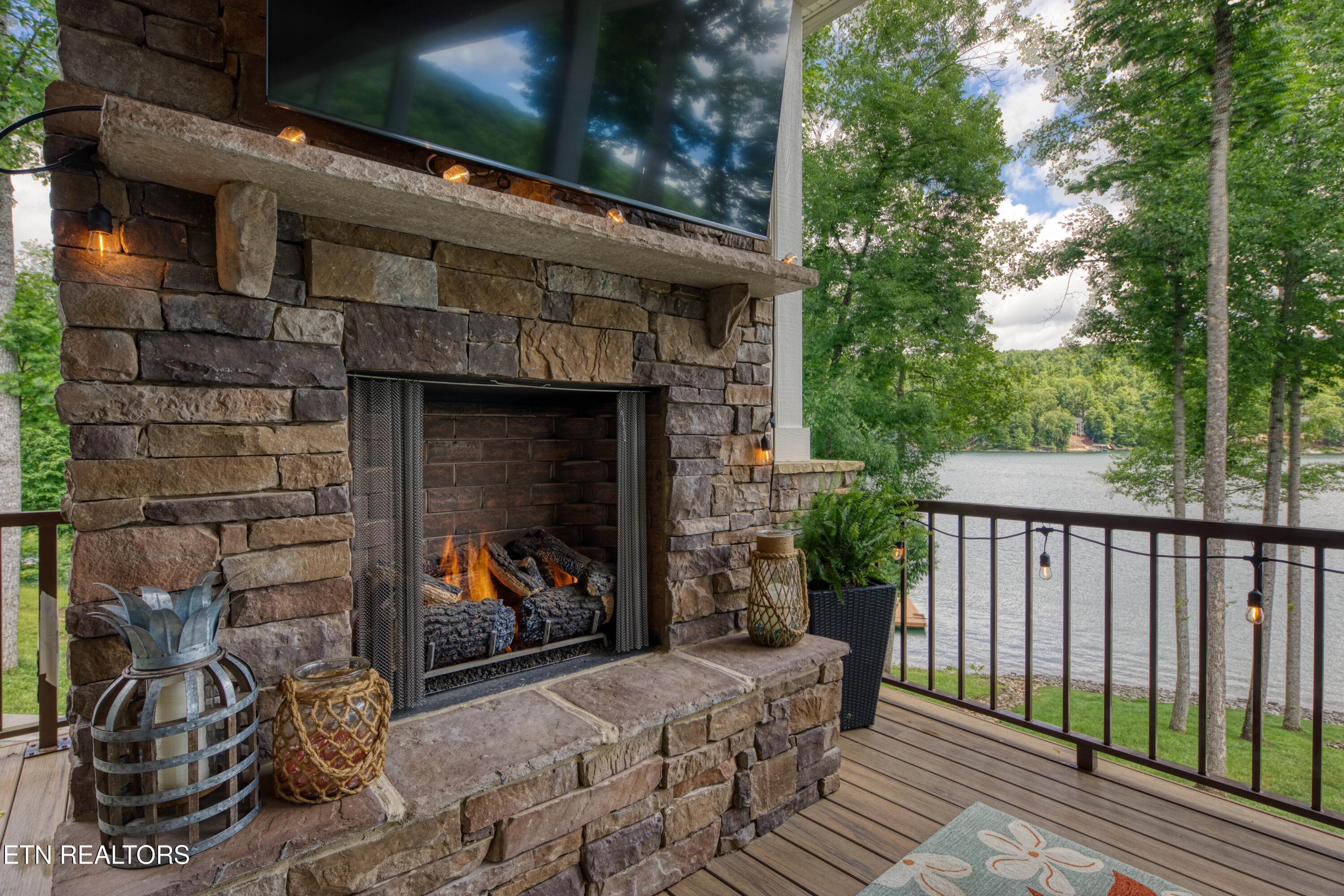429 Hiawassee View Drive